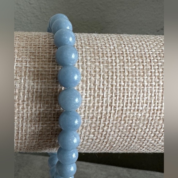 Denim blue beaded necklace with matching stretch bracelet by Jay King - Picture 3 of 13